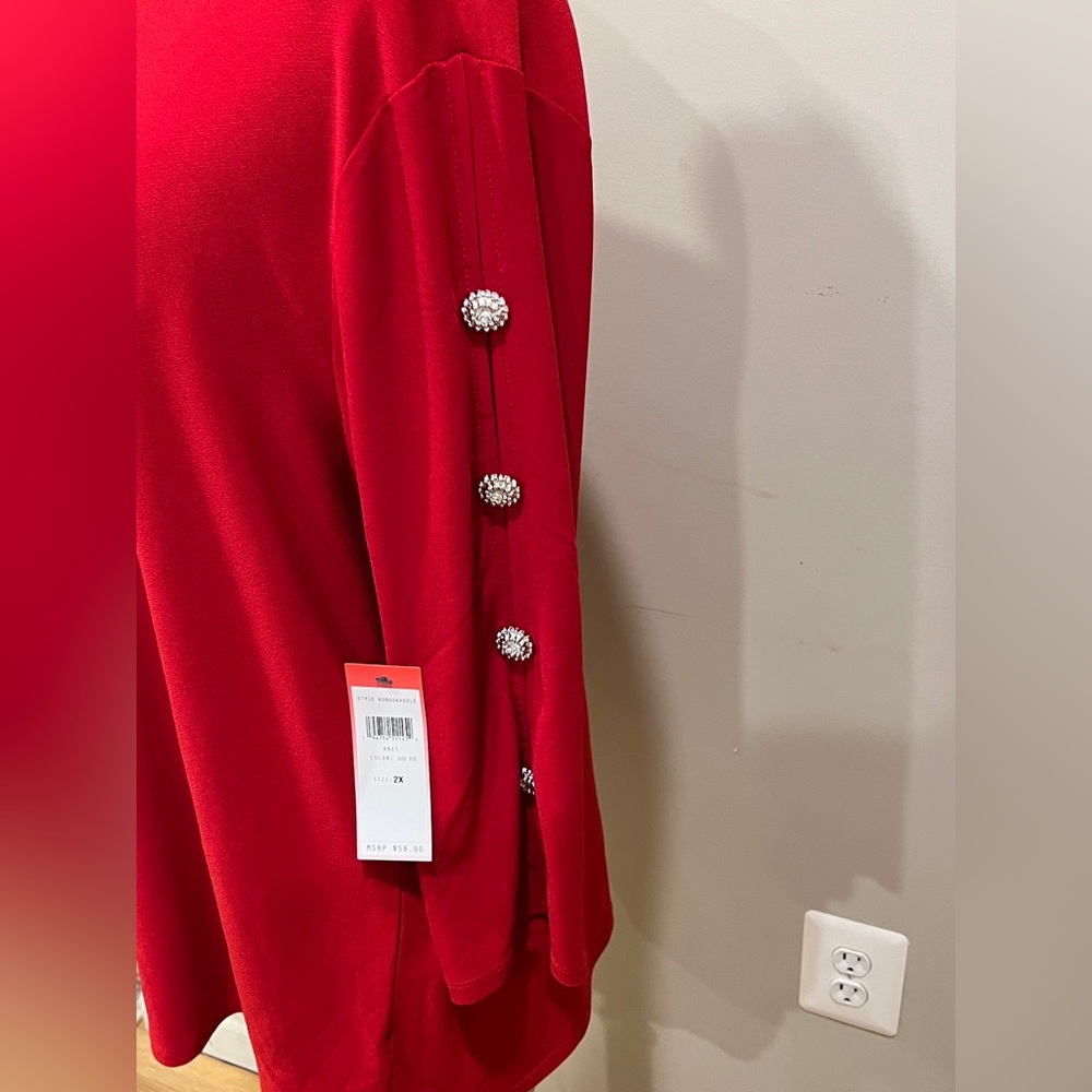Red blouse - Picture 2 of 8